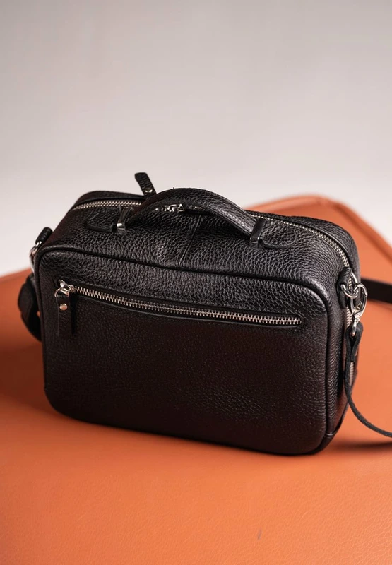 Жіноча шкіряна сумка Avenue чорна флотар