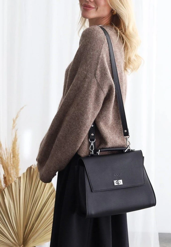 Жіноча шкіряна сумка Classic чорна