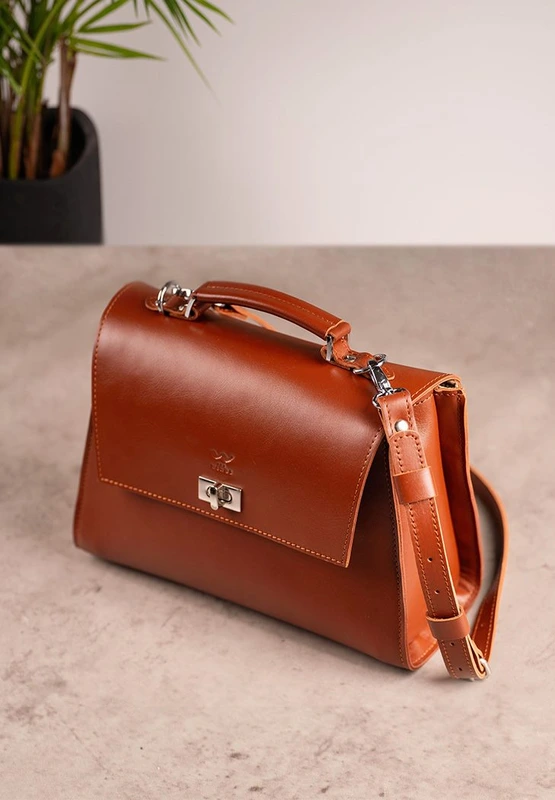 Жіноча шкіряна сумка Classic світло-коричнева