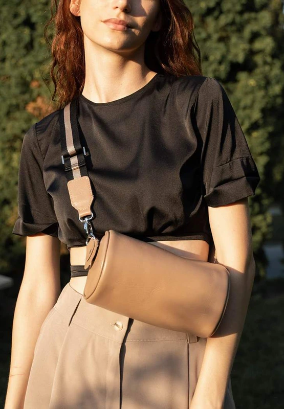 Шкіряна сумка поясная-кроссбоди Cylinder карамель краст