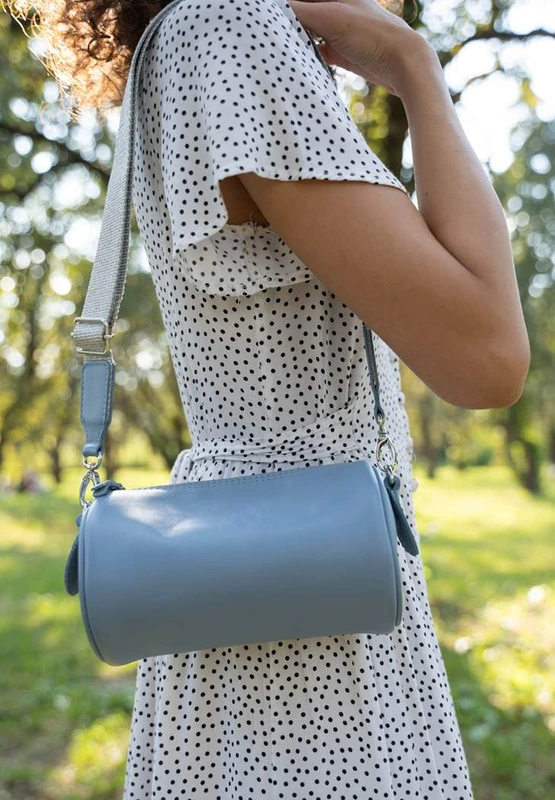 Шкіряна сумка поясная-кроссбоди Cylinder блакитна