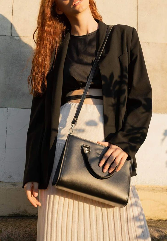 Жіноча шкіряна сумка Fancy чорна краст