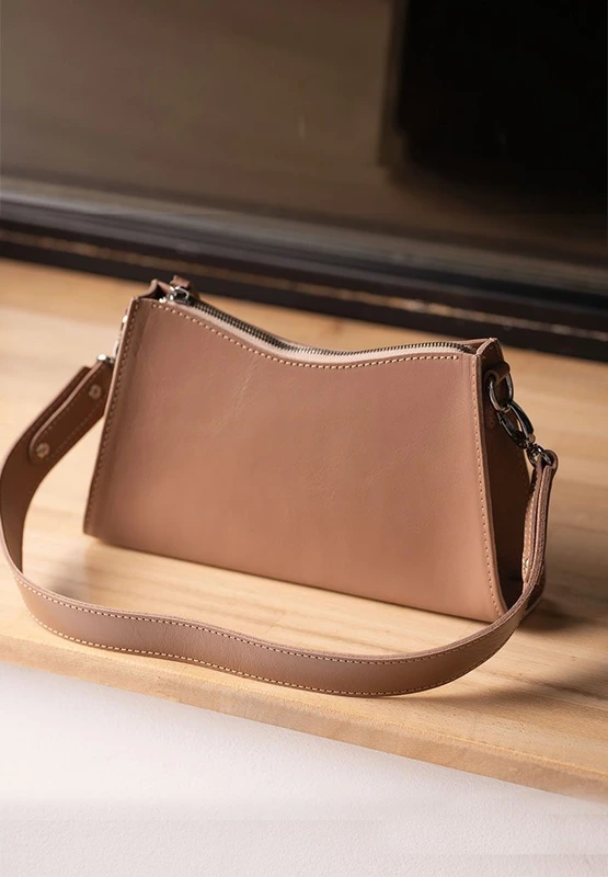 Жіноча шкіряна сумка Sally карамель краст