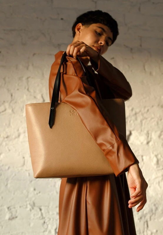 Шкіряний шоппер Walker Mini карамель флотар