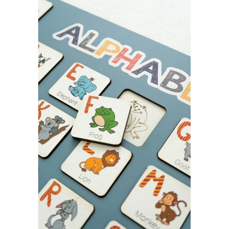 Дерев'яна абетка-вкладиш англійська "ALPHABET" 3240-03-002 синя 29х39 см