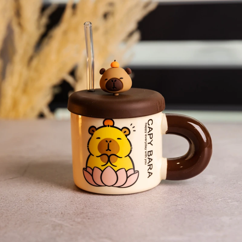 Чашка порцелянова з кришкою та трубочкою Капібара в лотосі 300 (мл) подарункова кружка прикольна чашка для дітей на подарунок FM-27B