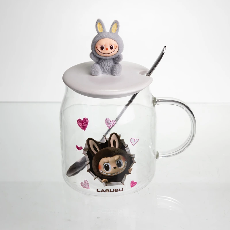 Новорічна велика скляна чашка "Лабубу" з кришкою та ложкою 600 мл, Святкова кружка чашка для дітей на подарунок Сірий FM-56A