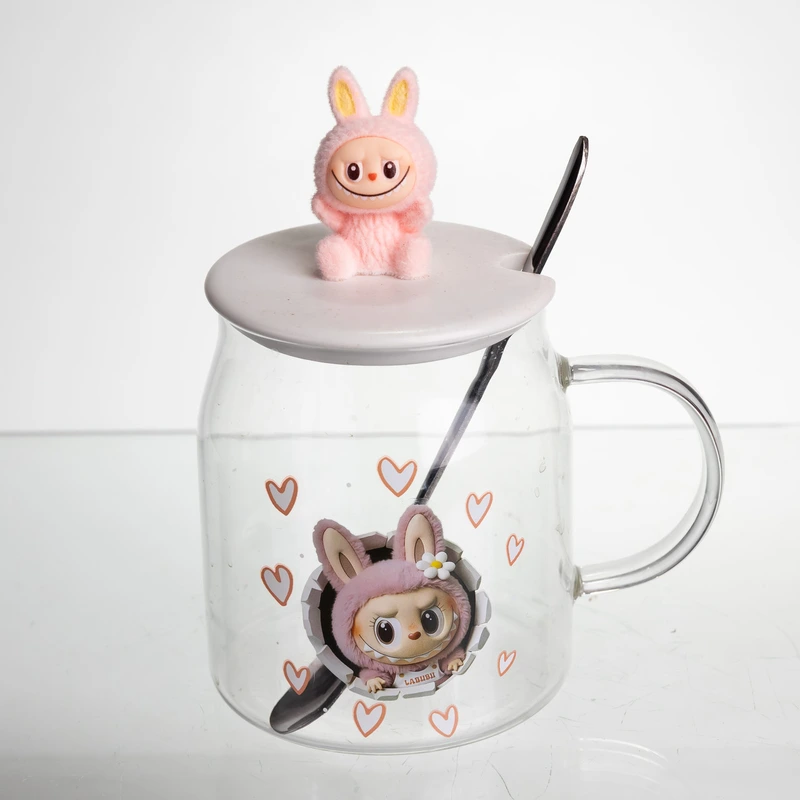 Новорічна велика скляна чашка "Лабубу" з кришкою та ложкою 600 мл, Святкова кружка чашка для дітей на подарунок Рожевий FM-56B