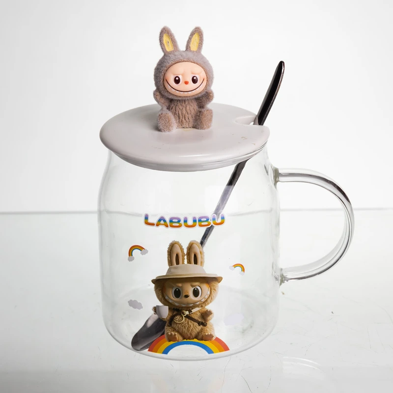 Новорічна велика скляна чашка "Лабубу" з кришкою та ложкою 600 мл, Святкова кружка чашка для дітей на подарунок Коричневий FM-56C