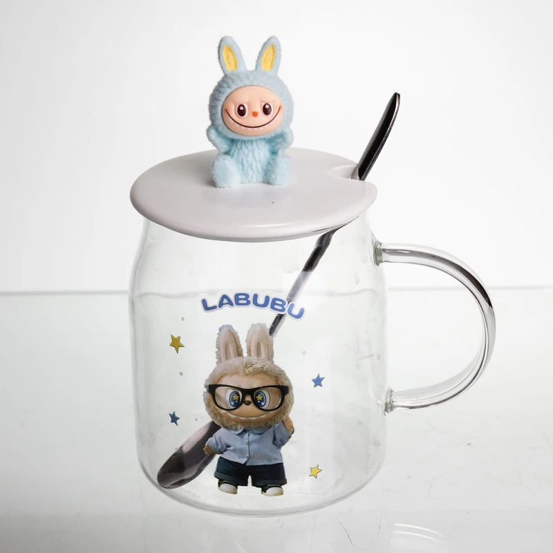 Новорічна велика скляна чашка "Лабубу" з кришкою та ложкою 600 мл, Святкова кружка чашка для дітей на подарунок Блакитний FM-56D